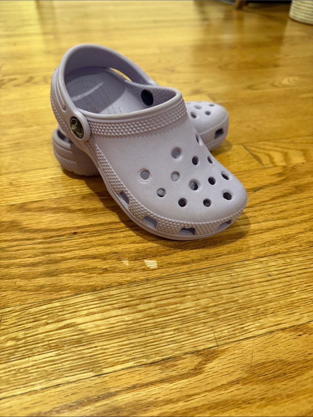 CROCS Kids Classic Clog in Light Lavender Sz 11